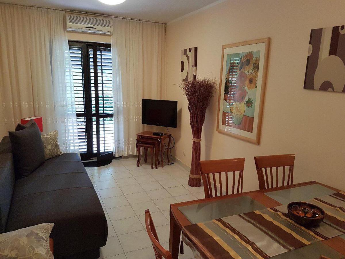 Apartmani I Sobe Goca แฮร์เซ็ก-โนวี ภายนอก รูปภาพ
