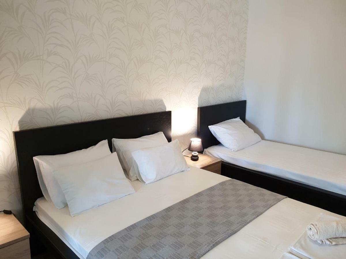 Apartmani I Sobe Goca แฮร์เซ็ก-โนวี ภายนอก รูปภาพ