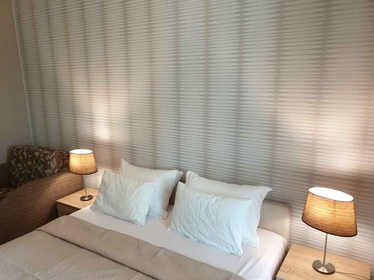 Apartmani I Sobe Goca แฮร์เซ็ก-โนวี ภายนอก รูปภาพ